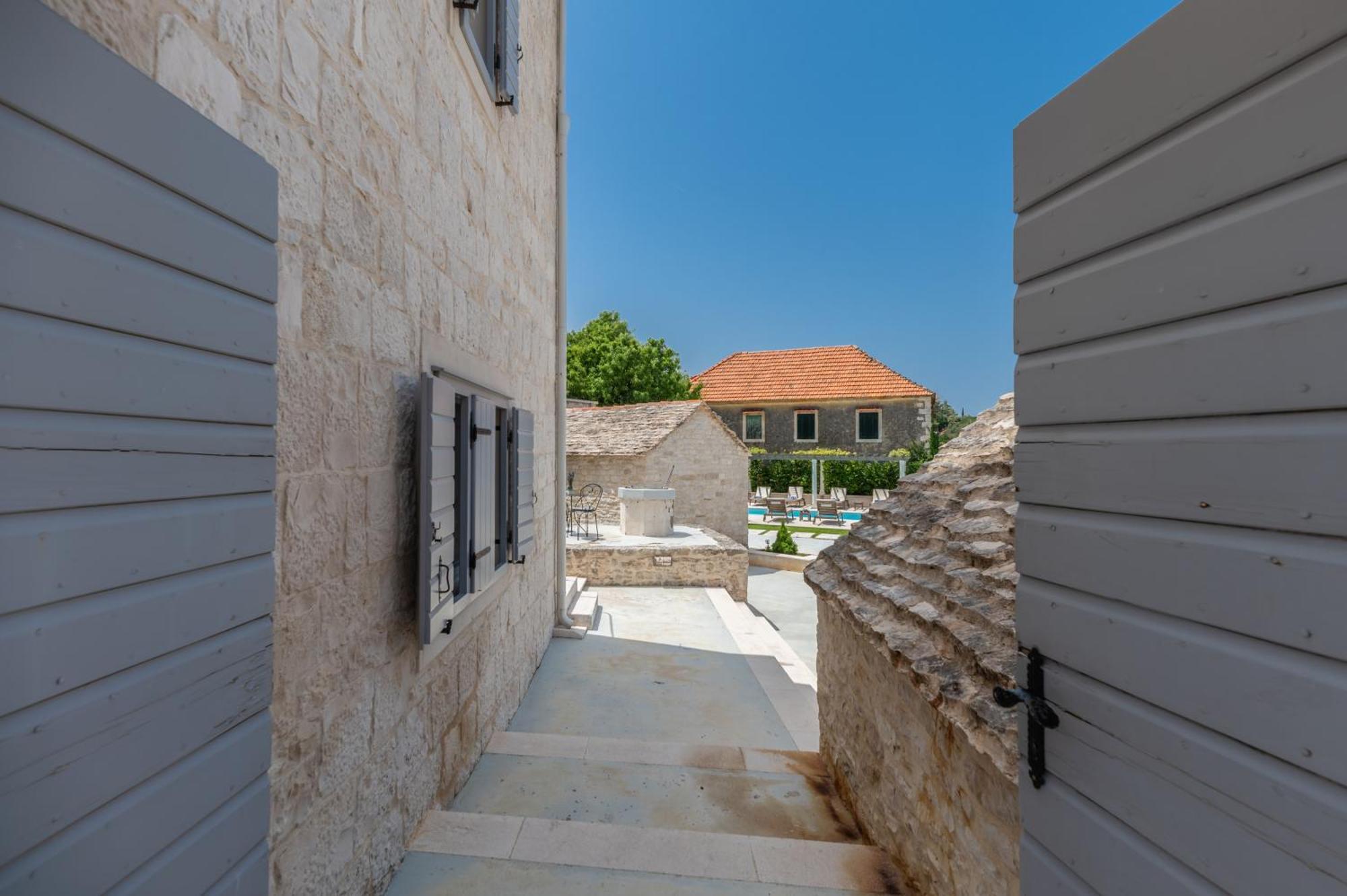 Villa Komelo Škrip Extérieur photo