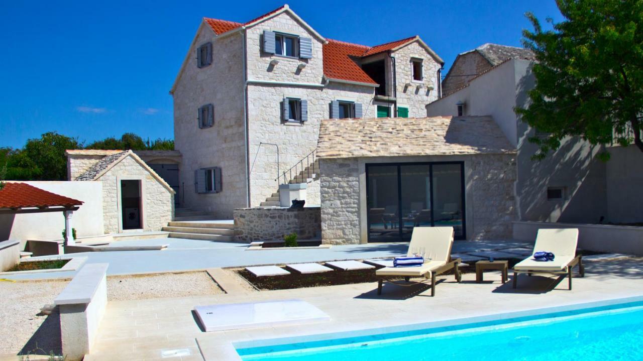 Villa Komelo Škrip Extérieur photo